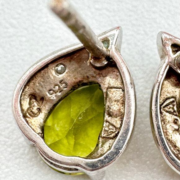 Vintage Green Peridot? CZ Stud Earrings 925 Sterling Silver Teardrop Leaf Tested - Picture 7 of 14